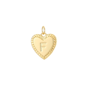 Pendentif cœur en or 14K avec lettre F gravée et motif soleil radieux sur fond blanc