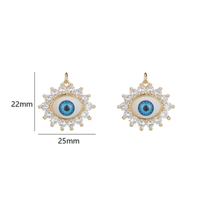 Détails des pendentifs œil maléfique plaqués or 14K avec résine bleue et zircon blanc