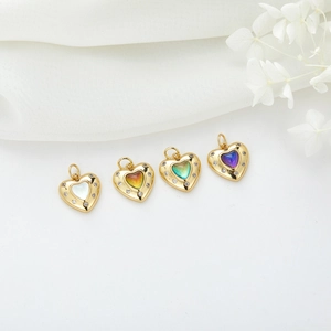 Elegante Colgante de Corazón de Latón Chapado en Oro de 14K Con Piedra Ojo de Gato y Circonita Incrustada Joyería para Mujer