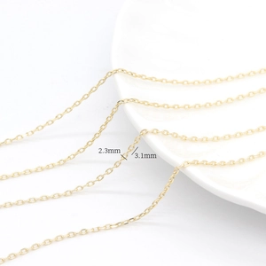 Macro-opname van 14k vergulde 2,3mm x 3,1mm ovale schakels voor het maken van sieraden