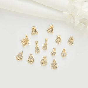 Pendentifs de Noël en Cuivre Plaqué Or 14K Zircon Accessoires Bijoux DIY Cloche Sapin Guitare Gant Serrure Coeur Boîte Cadeau