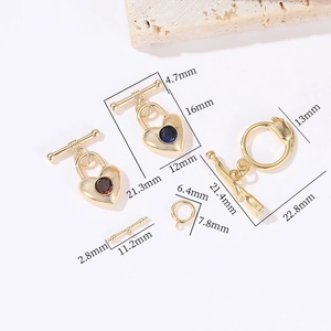 Spécification de taille pour fermoirs OT en forme de cœur et fleur plaqués or 14k