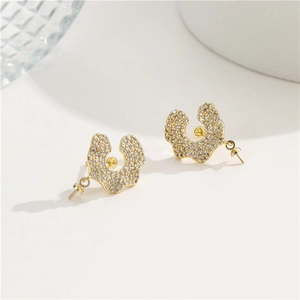 Elegant gold S925 silver petal earrings with pavé zircons and pearl settings