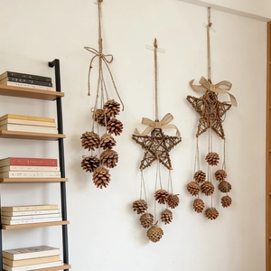 Decorazione da Parete Fatta a Mano con Pigne Naturali e Vite a Stella Rustica per Asilo e Soggiorno Decorazione d'Interni