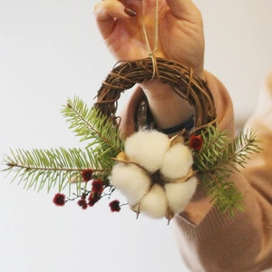 Mini natural rattan wreath with white cotton flower and red berries for Christmas decor