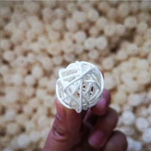 Boule en rotin tressé de 3cm pour diffuseurs d'aromathérapie et décoration d'oiseaux