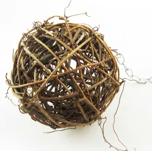 Natural rattan ball toy with metal chain for parrots and small birds to chew and play