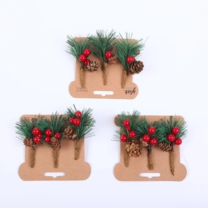 Aghi di pino natalizi artificiali bacche e pigne per decorare le scatole regalo festive