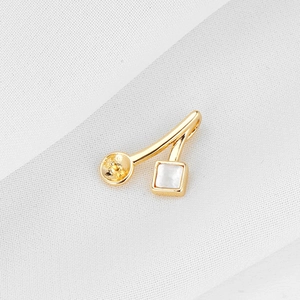 Golden cherry-shaped jewelry pendant connector with square mother of pearl and round base