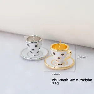 Miniatur-Kaffeetassen-Schmuckanhänger in Gold und Silber mit gepunktetem Design