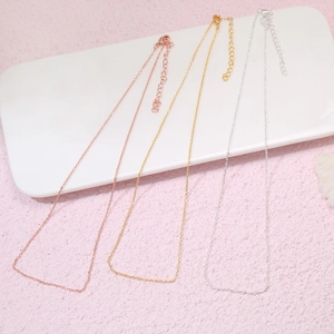 Dreiteiliges Edelstahl-Gliederketten-Set in Roségold, Gold und Silber mit Karabinerverschluss