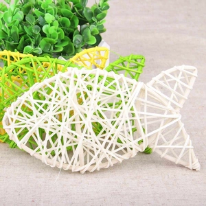 Fish-shaped woven rattan ornaments in white, green and yellow for pet toys and home decor