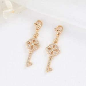 Galvanisierter Messing Mikropave Strass Schlüsselanhänger Mit Hummerverschluss Goldener Blumenkopf Schlüssel-Charm Für DIY Schmuck