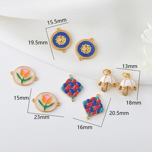 Detail von 14K vergoldeten Emaille-Anhängern mit Zirkonia für DIY-Schmuckherstellung