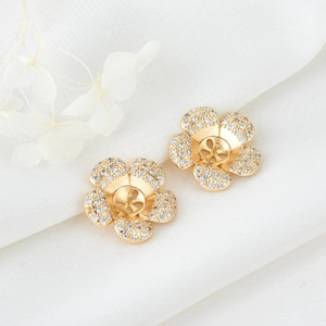 Goldene Kamelien-Schmuckanhänger mit glitzernden Zirkonia für DIY-Ohrringe Design