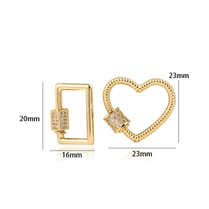 Détail de fermoirs à vis rectangulaires et en cœur plaqués or 14K avec zircons