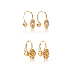 Clips d'oreilles spirale plaqués or 14K pour la création de bijoux sur fond blanc
