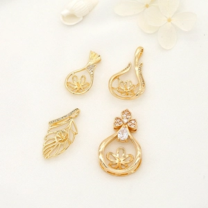 14K Verguld Messing Zirconia Parelmontage Hanger Voor Ketting Maken DIY Sieraden Benodigdheden Elegante Bloemblad Charms