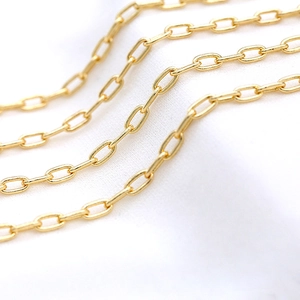 Polished 14K gold-plated oval paperclip chain necklace with minimalist metallic links