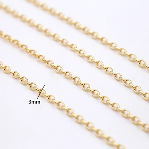 Makroaufnahme von 14K vergoldeten 3mm Kugelketten-Gliedern für DIY-Halsketten