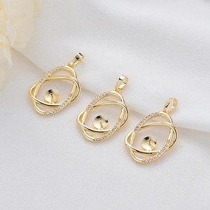 Goldener Spirale-Ovalanhänger mit Zirkon-Akzenten und Perlenfassung für DIY-Schmuck