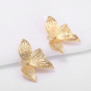 Colgante de hoja mariposa chapado en oro 14K con textura de nervaduras para joyería