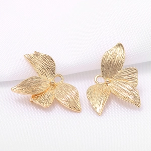 Colgantes de hoja bañados en oro de 14K con textura cepillada para hacer joyas