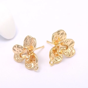 14K vergoldete Blumen-Ohrstecker mit Hammerschlag-Textur und DIY-Schmuck-Ösen-Design