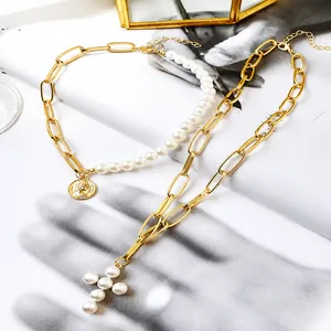Set di collane a catena cubana dorata 14K con perle e ciondoli a moneta e croce