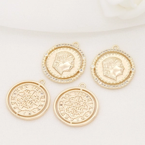 Pendentif Pièce Portrait Rond en Cuivre Plaqué Or 14k Vintage Avec Zircone Médaille Commémorative Double Face Accessoire Bijoux DIY