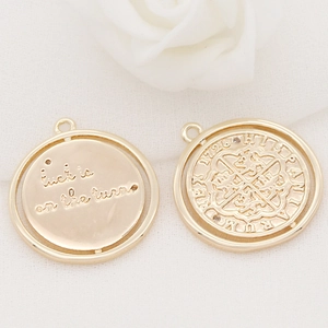 Pendentif pièce ronde plaqué or 14k avec gravure Luck Is On The Turn pour bijoux DIY