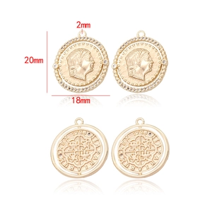 Pendentif pièce en cuivre plaqué or 14k avec zircone et sculpture de portrait