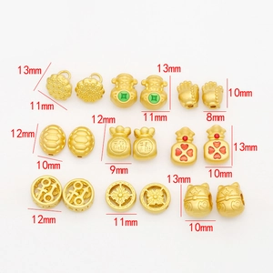 Goldene DIY-Schmuckperlen Kollektion mit Glückswolken und Glückssymbolen für Armbänder