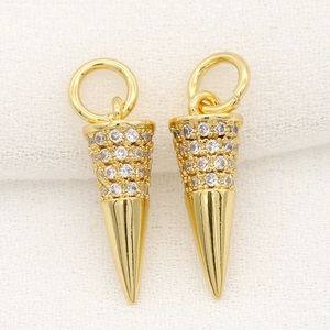 Paire de pendentifs coniques plaqués or 14k avec zircons pour la création de bijoux