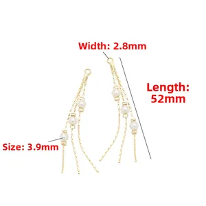 Dettaglio della catena con nappe placcata oro 14K con perle da 3,9 mm e lunghezza 52 mm