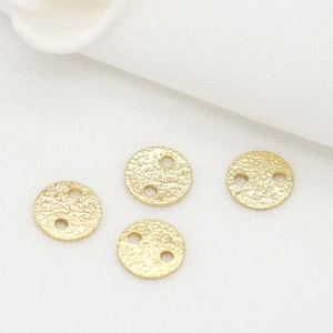 14K vergulde messing ronde connectoren met gehamerde textuur en dubbele gaten voor sieraden