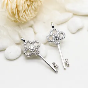 Exquisito colgante de llave de corazón en oro de 14K con circonitas para crear joyas