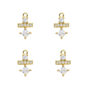Vue détaillée de quatre pendentifs en croix plaqués or 14K avec zircons clairs