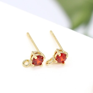 Orecchini a perno placcati oro 14K con zircone rosso e asola per ciondolo DIY