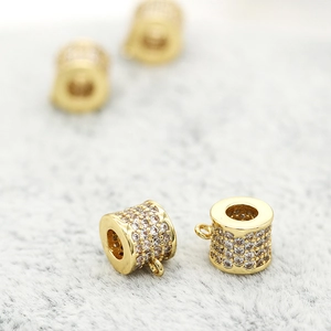 DIY Schmuck 14K vergoldete Messing-Zylinderanhänger mit Mikro-Pave Zirkonia-Kristallen