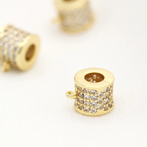 14K vergoldeter Anhänger mit Zirkonia-Mikropavé für DIY-Schmuckherstellung