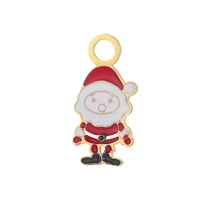 Gros plan d'un pendentif Père Noël en émail avec base dorée pour bijoux de Noël DIY