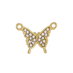 Detail eines goldenen Schmetterlingsanhängers mit Zirkonia und zwei Ösen für Schmuck