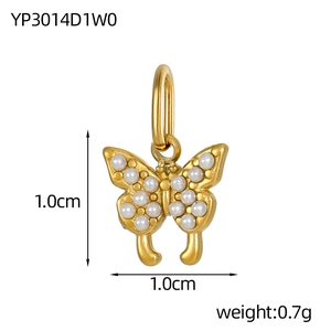 Detail eines 1,0 cm Gold Schmetterlingsanhängers mit Perlenbesatz und 0,7 g leichtem Design