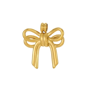 Détail d'un pendentif nœud en or mat avec une conception à double boucle élégante