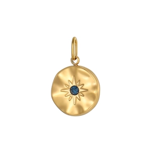 Nahaufnahme eines goldenen Sonnenstrahl-Anhängers mit blauem Edelstein im Zentrum