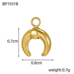 Polished gold moon crescent pendant showing dimensions of 0.7cm by 0.8cm and 0.7g weight