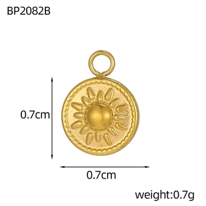 Detail view of 0.7cm gold stainless steel sunburst pendant with size and weight specs