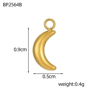 Detailed macro view of a 0.9cm gold crescent moon pendant with matte texture and dimensions