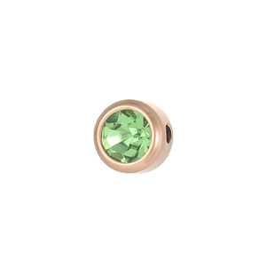 Dettaglio pendente in oro rosa con pietra portafortuna verde oliva per creazione gioielli